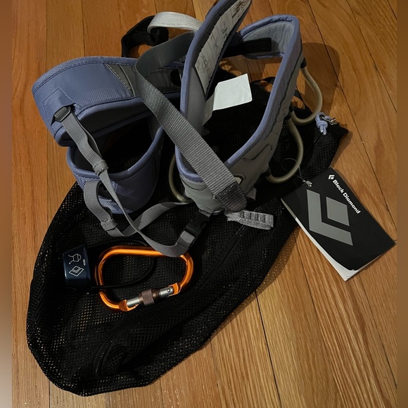 NWT Black Diamond Women's Harness and Carabiner set, XS - Picture 1 of 2